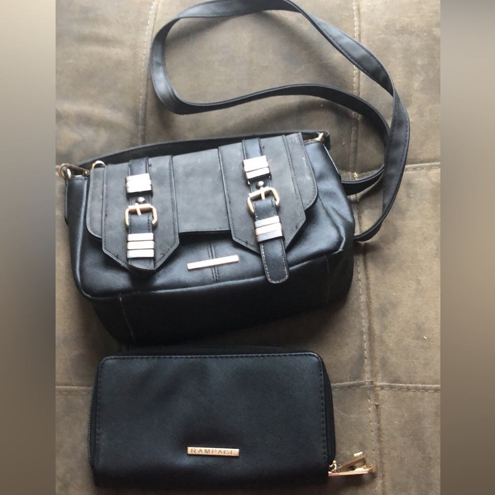 A black bag with its wallet
